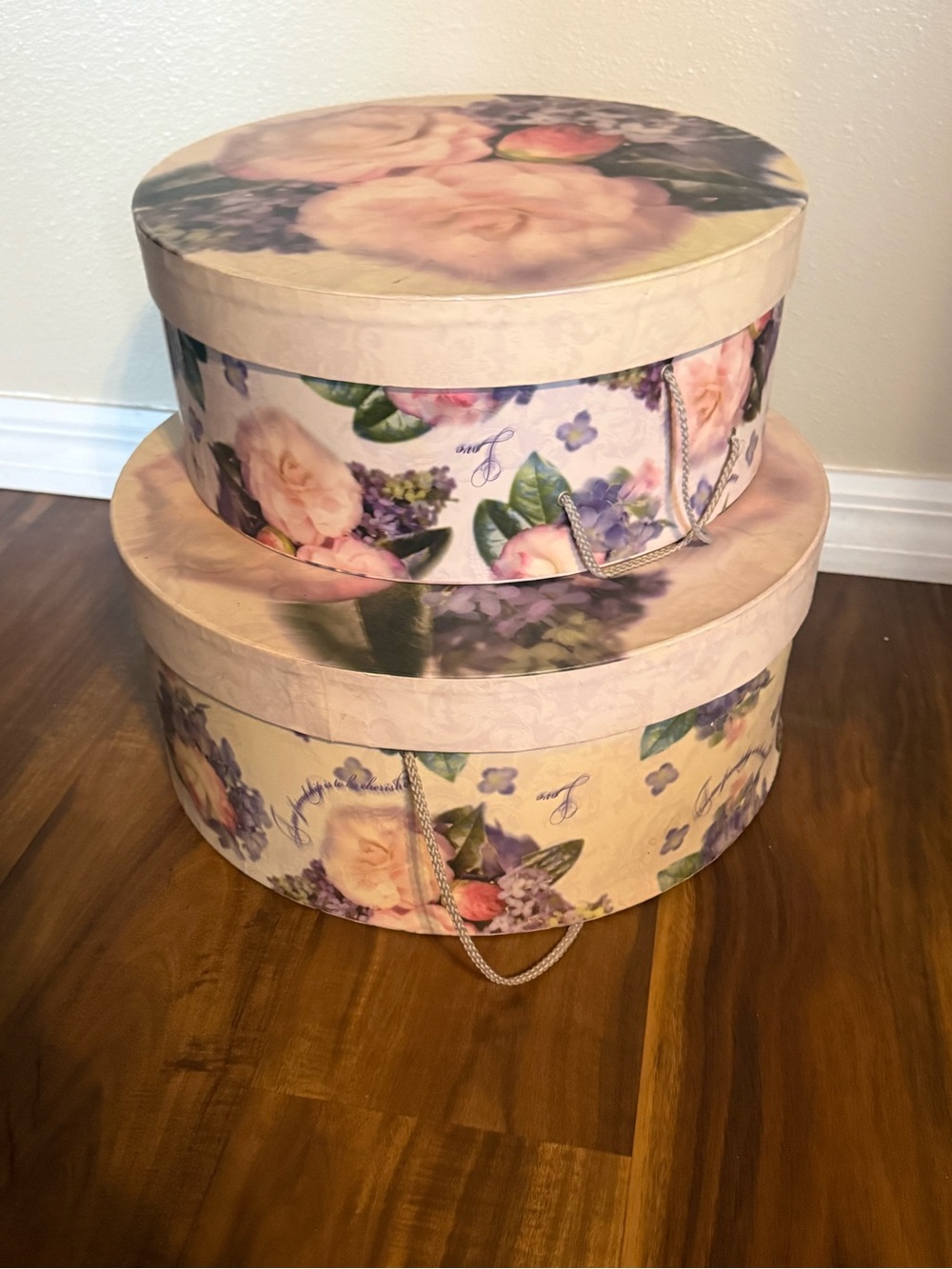 Vintage Floral Decorative Hat Box Set
